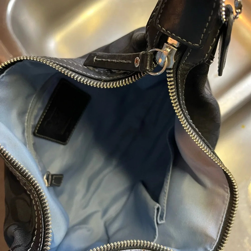 Vintage Coach 2007 Signature Hampton Clip Hobo Bag - Style 11576 - Picture 6 of 17